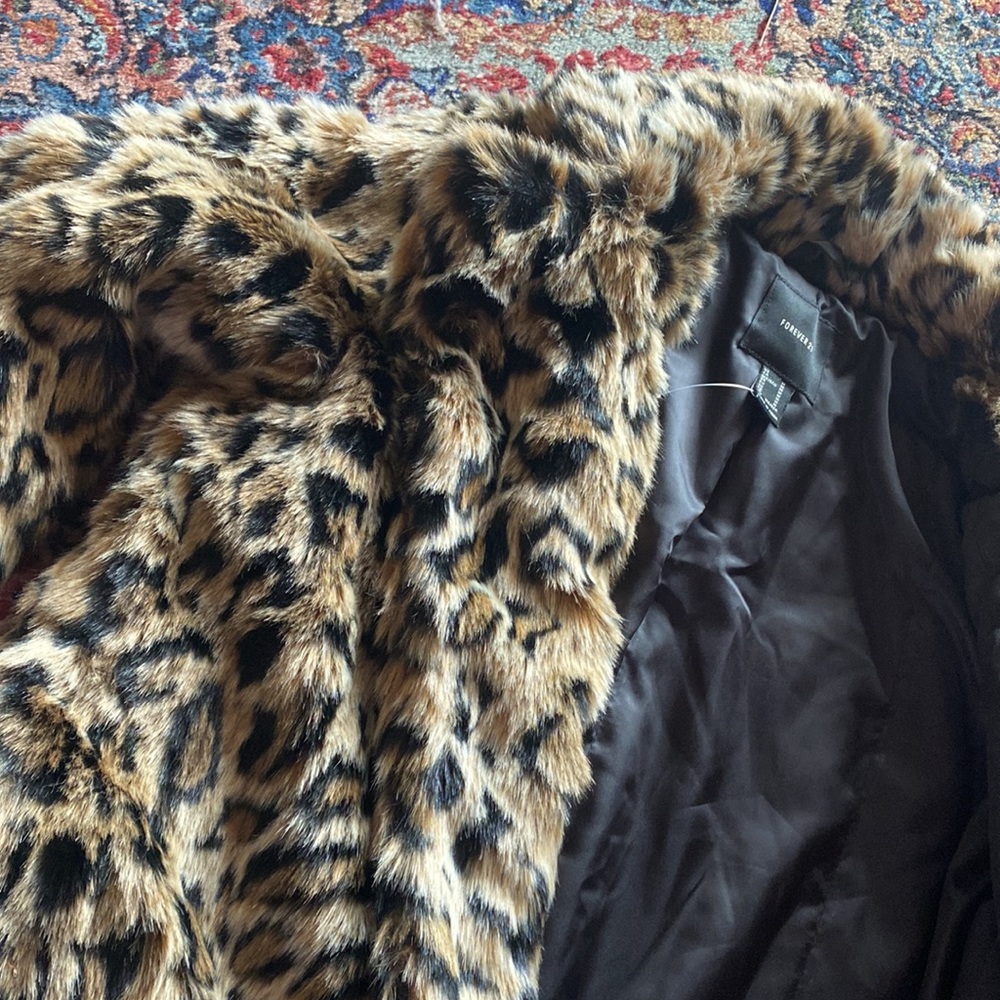Forever21 premium label faux fur - Picture 6 of 7
